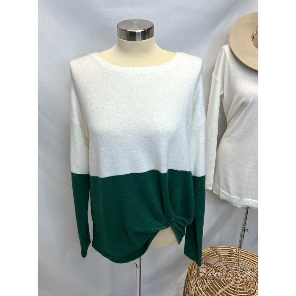Style Rack White & Green Sweater
